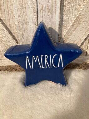 Rae Dunn America Star